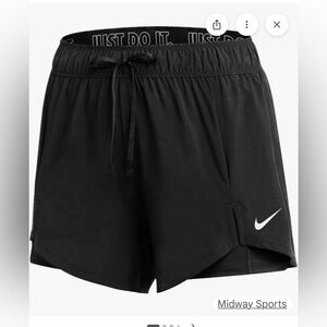 Nike NWT Women's Flex Essential 2-in-1 Training Shorts Size L